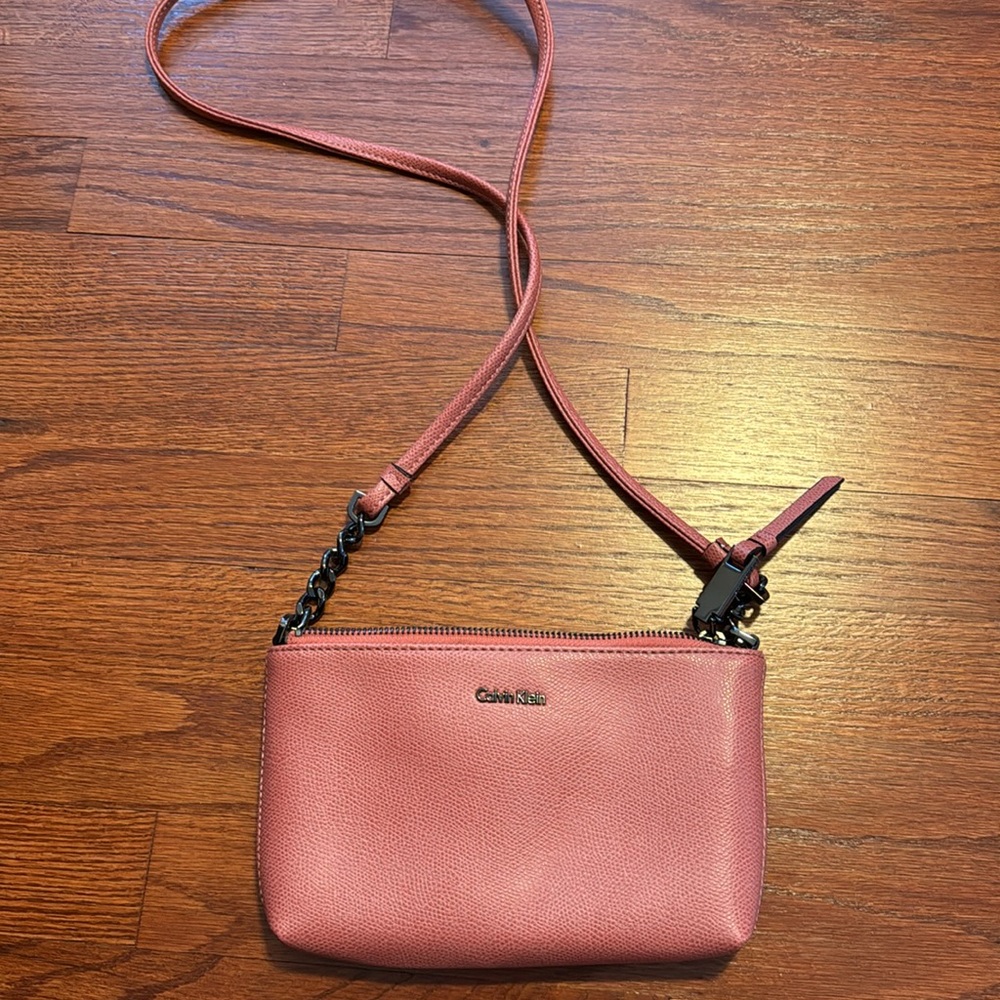 Calvin Klein pink crossbody bag - Picture 3 of 7